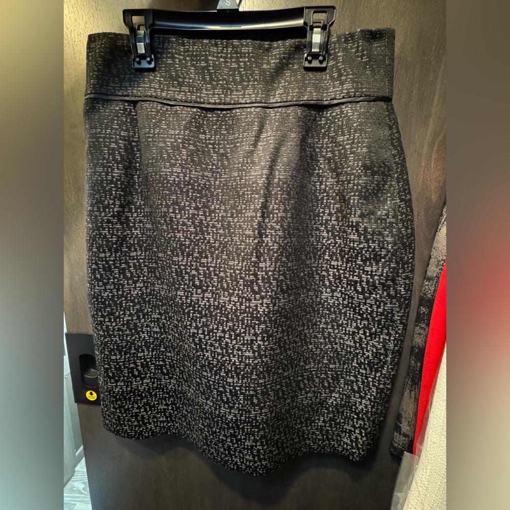 Isabella DeMarco Tahari Mottled Black Patterned Pencil Skirt